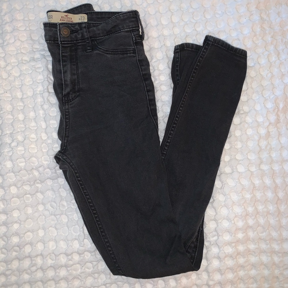 black hollister high rise skinny jeans